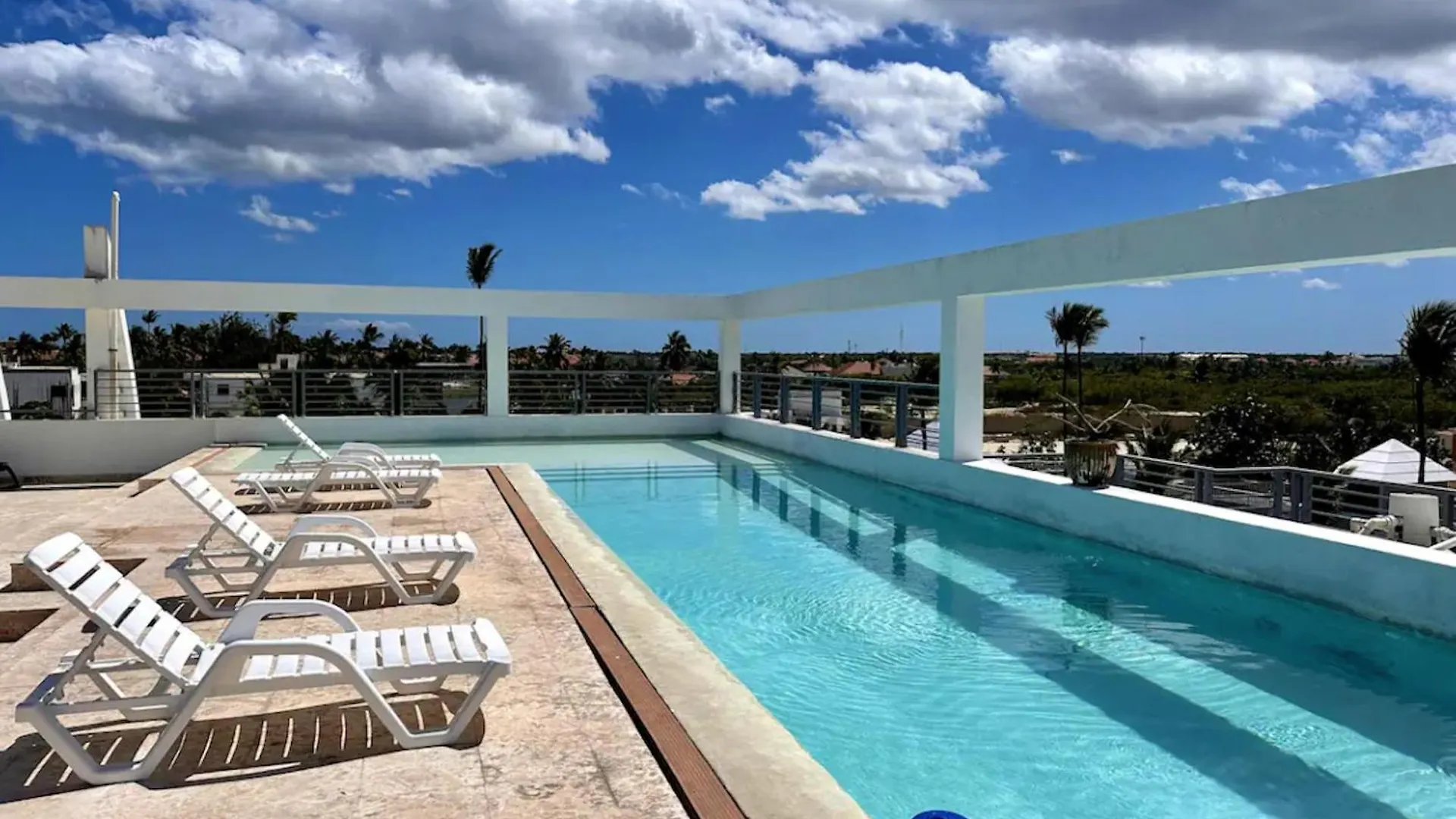Atlantico Suites - Rooftop Pool, Bars & Beach Club Punta Cana