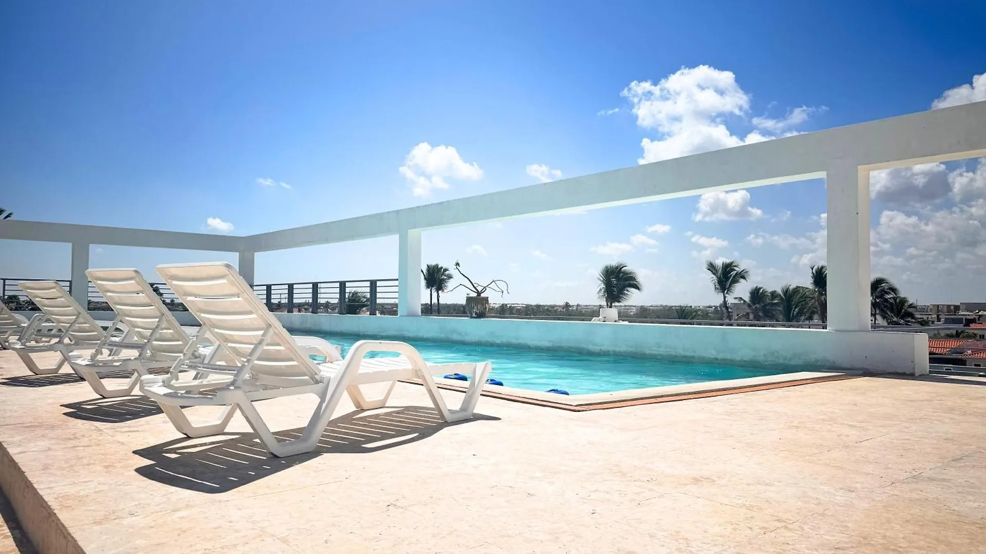 Atlantico Suites - Rooftop Pool, Bars & Beach Club Punta Cana