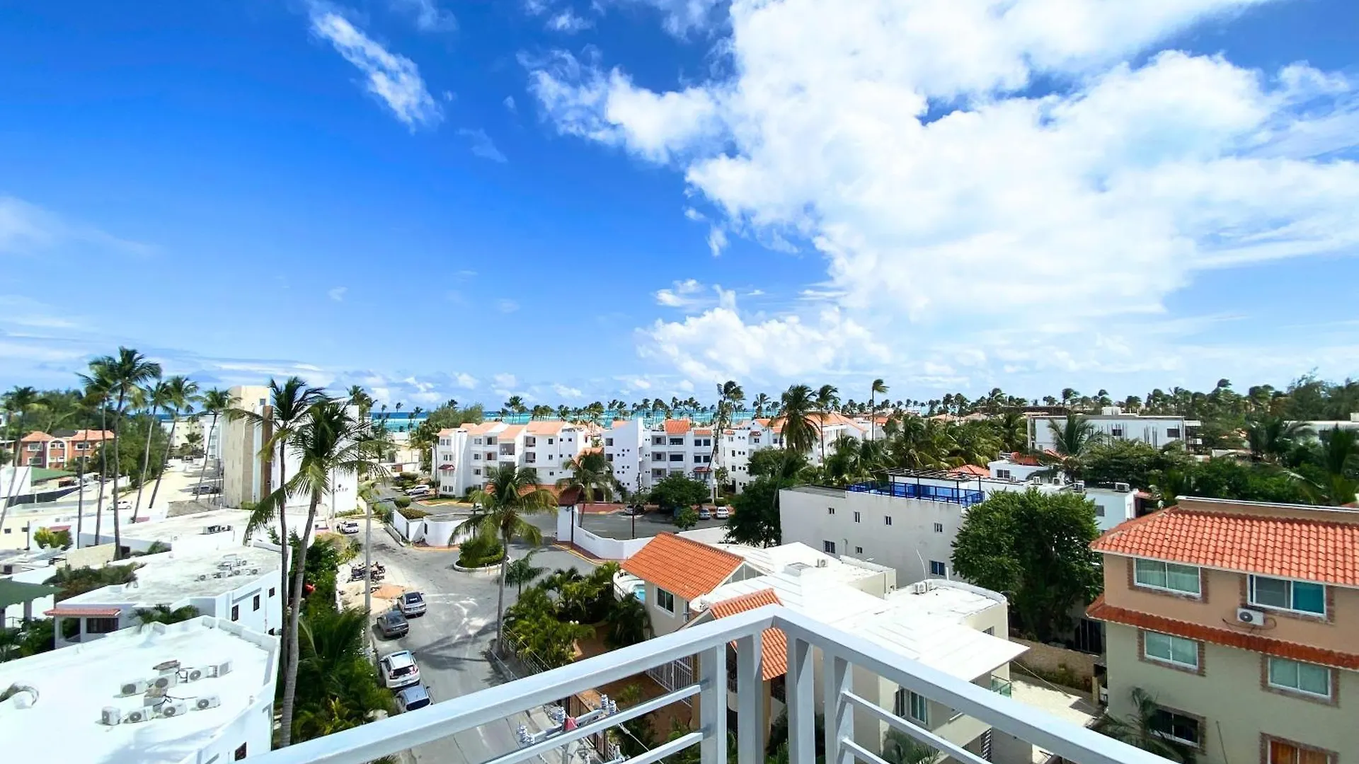 Atlantico Suites - Rooftop Pool, Bars & Beach Club Punta Cana